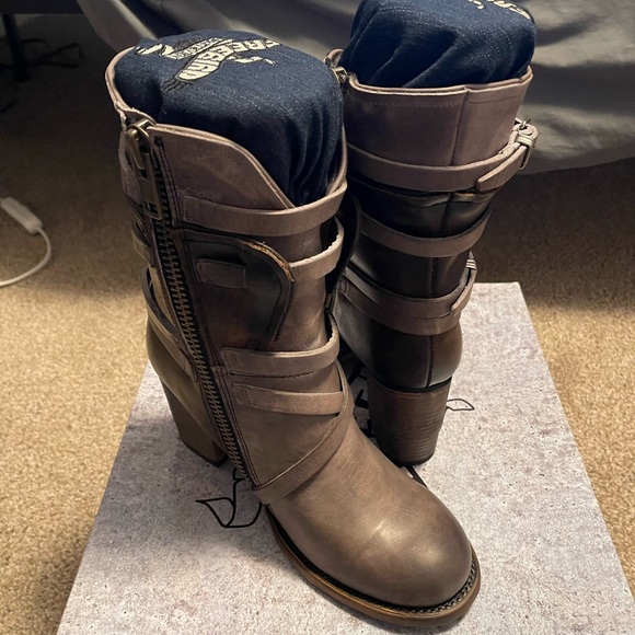 Brand new! Freebird, baker boots - Picture 1 of 6